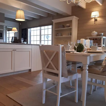 Casa-cosi, Tourist & Business & Flats With Reserved Parking And Private Terraces In Shared Garden With Seasonal Pool Included, Private Sauna Available מלון דירות 4*