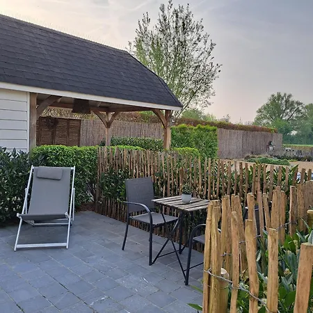 מלון דירות Casa-cosi, Tourist & Business & Flats With Reserved Parking And Private Terraces In Shared Garden With Seasonal Pool Included, Private Sauna Available