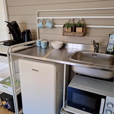 מלון דירות Casa-cosi, Tourist & Business & Flats With Reserved Parking And Private Terraces In Shared Garden With Seasonal Pool Included, Private Sauna Available 4*