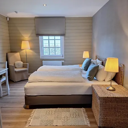Casa-cosi, Tourist & Business & Flats With Reserved Parking And Private Terraces In Shared Garden With Seasonal Pool Included, Private Sauna Available מלון דירות